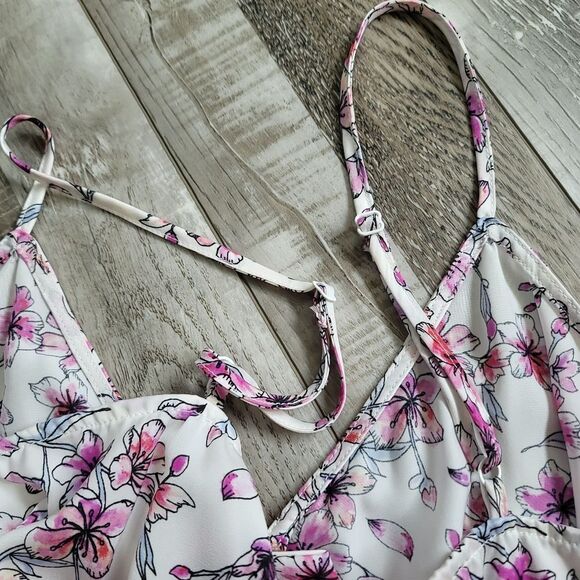 New Cupcakes and Cashmere Pink Floral Cortina Cami Size Large - Picture 6 of 9